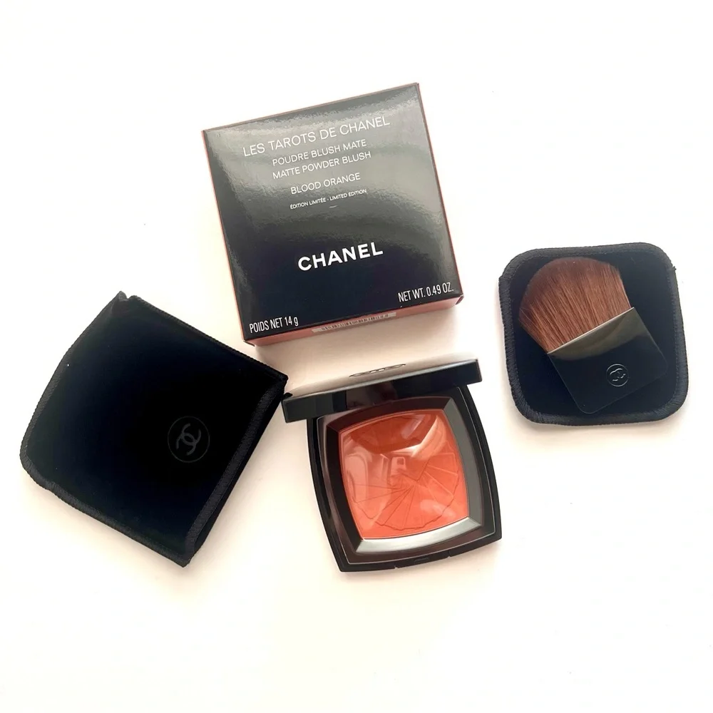 💎CHANEL limited edition matte powder blush in Blood Orange